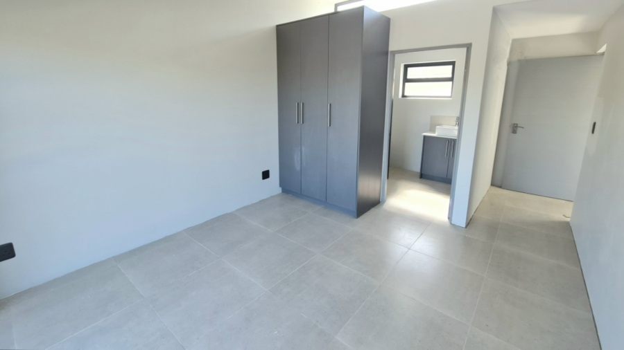 4 Bedroom Property for Sale in Whale Rock Western Cape
